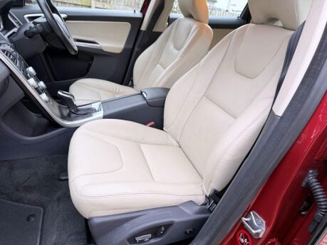 Volvo XC60 2.4 D5 SE Lux Nav Auto AWD Euro 6 (s/s) 5dr 30