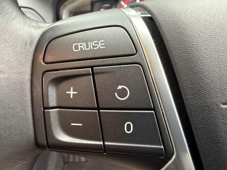 Volvo XC60 2.4 D5 SE Lux Nav Auto AWD Euro 6 (s/s) 5dr 18