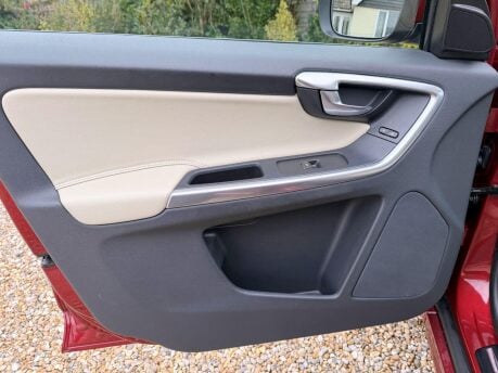 Volvo XC60 2.4 D5 SE Lux Nav Auto AWD Euro 6 (s/s) 5dr 31