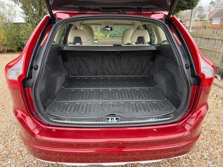 Volvo XC60 2.4 D5 SE Lux Nav Auto AWD Euro 6 (s/s) 5dr 34