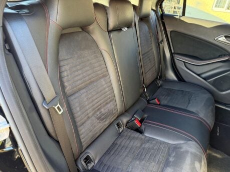 Mercedes-Benz A Class 2.1 A200d AMG Line (Premium) Hatchback 5dr Diesel 7G-DCT Euro 6 (s/s) (136 19