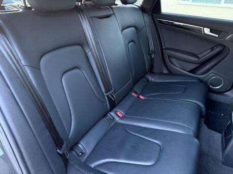 Audi A4 2.0 TDI Black Edition quattro Euro 5 (s/s) 5dr 22