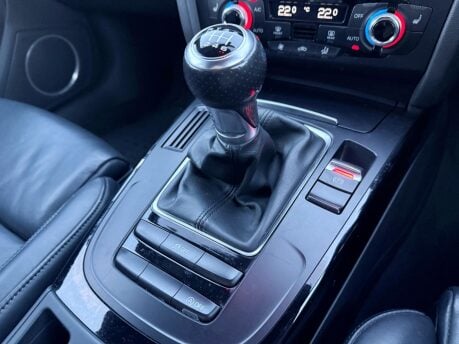 Audi A4 2.0 TDI Black Edition quattro Euro 5 (s/s) 5dr 19