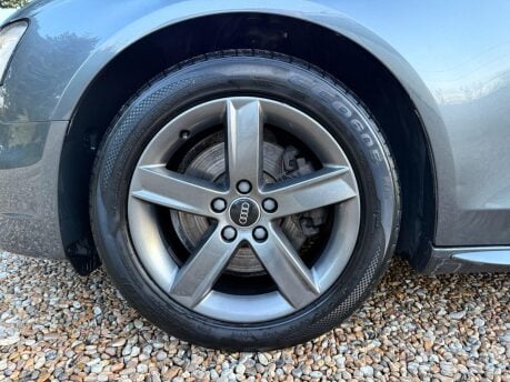 Audi A4 2.0 TDI Black Edition quattro Euro 5 (s/s) 5dr 11