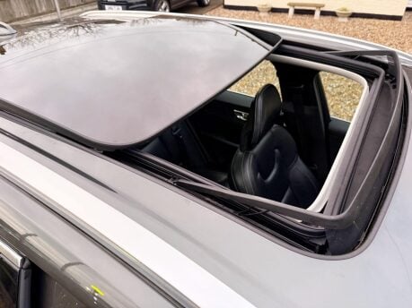 Volvo XC60 2.0 D5 PowerPulse Inscription Auto AWD Euro 6 (s/s) 5dr 2