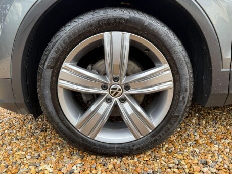 Volkswagen Tiguan 2.0 TDI SEL DSG 4Motion Euro 6 (s/s) 5dr 15