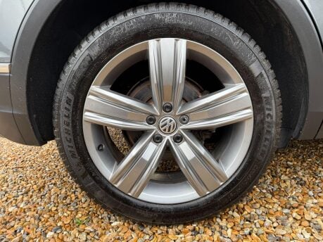 Volkswagen Tiguan 2.0 TDI SEL DSG 4Motion Euro 6 (s/s) 5dr 13