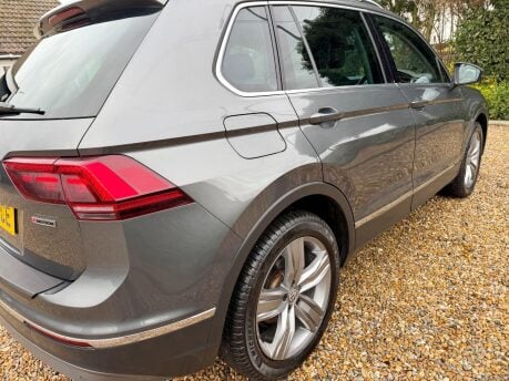 Volkswagen Tiguan 2.0 TDI SEL DSG 4Motion Euro 6 (s/s) 5dr 12