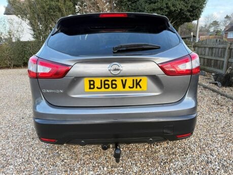 Nissan Qashqai 1.5 dCi N-Connecta 2WD Euro 6 (s/s) 5dr 9