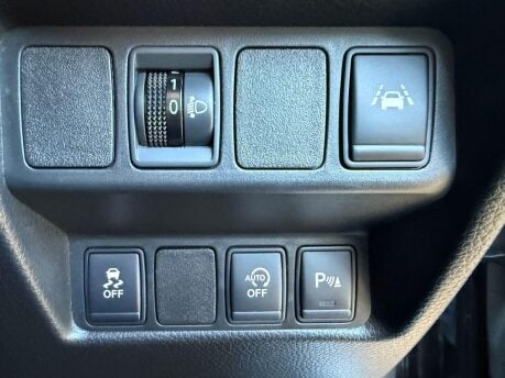 Nissan Qashqai 1.5 dCi N-Connecta 2WD Euro 6 (s/s) 5dr 19