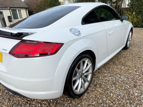 Audi TT 2.0 TDI ultra Sport Euro 6 (s/s) 3dr 8