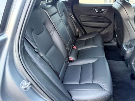 Volvo XC60 2.0 D4 Momentum Auto AWD Euro 6 (s/s) 5dr 22