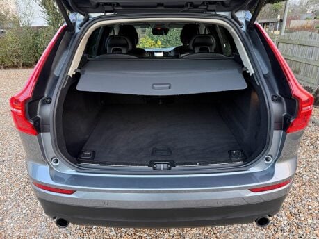 Volvo XC60 2.0 D4 Momentum Auto AWD Euro 6 (s/s) 5dr 23