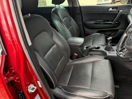 Kia Sportage 1.7 CRDi 4 Euro 6 (s/s) 5dr 27