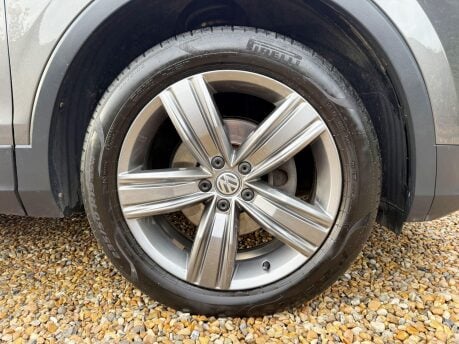 Volkswagen Tiguan 2.0 TDI BlueMotion Tech SEL DSG 4Motion Euro 6 (s/s) 5dr 15