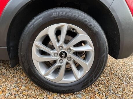 Hyundai TUCSON 1.7 CRDi Blue Drive SE Nav Euro 6 (s/s) 5dr 12