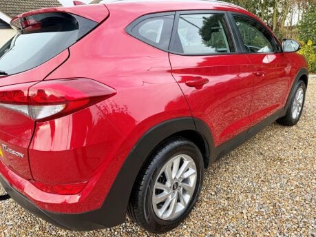 Hyundai TUCSON 1.7 CRDi Blue Drive SE Nav Euro 6 (s/s) 5dr 8