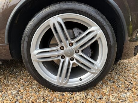 Audi Q7 3.0 TDI V6 S line Plus Tiptronic quattro Euro 5 (s/s) 5dr 13