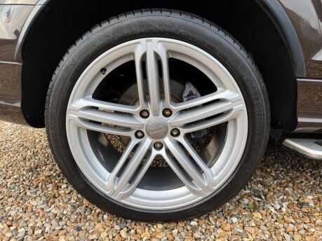 Audi Q7 3.0 TDI V6 S line Plus Tiptronic quattro Euro 5 (s/s) 5dr 14