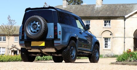 Land Rover Defender 90