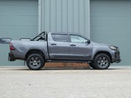 Toyota Hilux ICON 4WD D-4D DOUBE CAB COMMERCIAL STYLED BY SEEKER  4