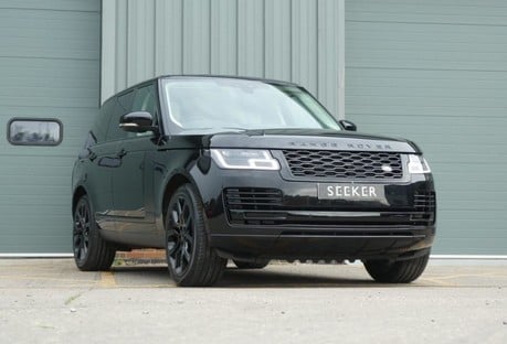 Land Rover Range Rover VOGUE SE MHEV  PETROL FULL BLACK PACK FULL SLIDING PAN ROOF RARE PETROL 