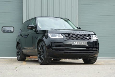 Land Rover Range Rover VOGUE SE MHEV  PETROL FULL BLACK PACK FULL SLIDING PAN ROOF RARE PETROL  3