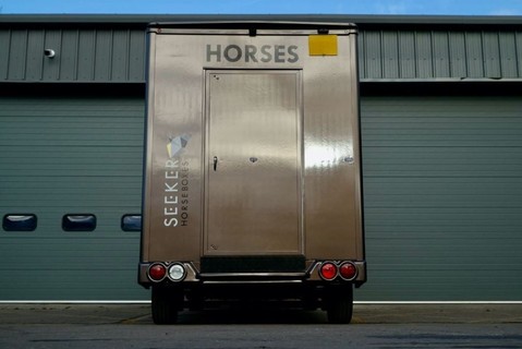 Peugeot Boxer  Seeker 3.5 ton Horsebox stallion build 1000 payload HEAVY DUTY BUILD 7
