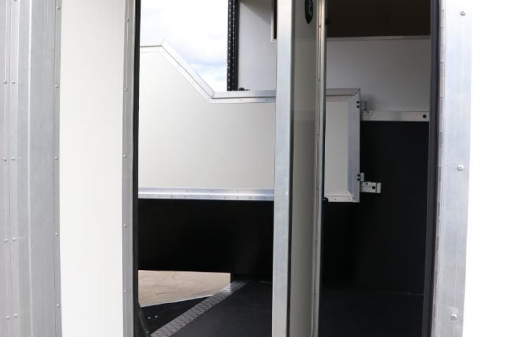 Peugeot Boxer 3.5  ton  Horse Box High spec with sat nav air con ton with 1000 pay load 58