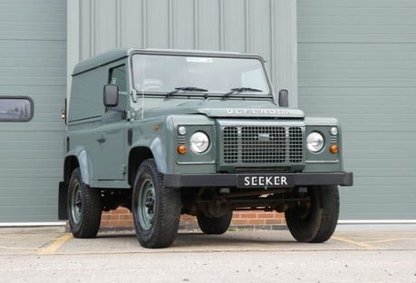 Land Rover Defender 90 Hard Top TDC HERITAGE EDITION FROM SEEKER UK looks stunning 