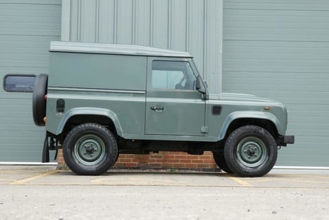Land Rover Defender 90 Hard Top TDC HERITAGE EDITION FROM SEEKER UK looks stunning  7