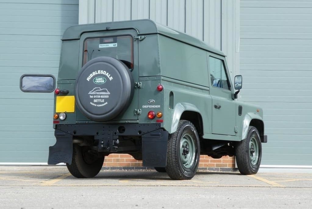 Land Rover Defender 90 Hard Top TDC HERITAGE EDITION FROM SEEKER UK looks stunning  10