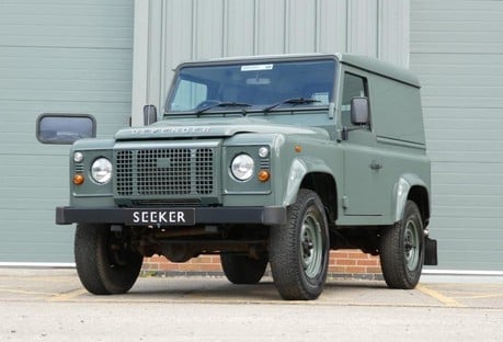 Land Rover Defender 90 Hard Top TDC HERITAGE EDITION FROM SEEKER UK looks stunning 