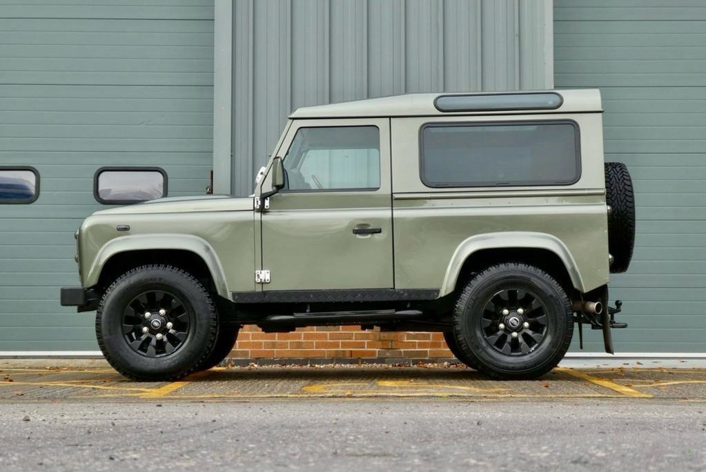 Land Rover Defender 90 Hard top heritage edition styled by seeker 15k styling spend  8