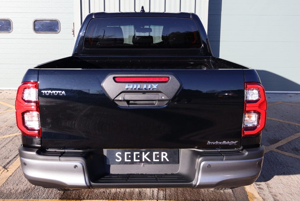 Toyota Hilux BRAND NEW INVINCIBLE X 4WD D-4D DCB CANCELED ORDER IN STOCK BEAT THE WAIT  12