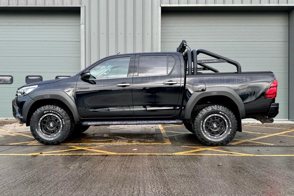 Toyota Hilux INVINCIBLE  50 4WD D-4D DCB BLACK EDITION ONLY ONE IN UK  NUMBER 38 OF 50 9