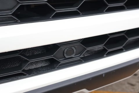 Volkswagen Amarok 3.0 DC V6 TDI HIGHLINE 4MOTION STYLED BY SEEKER SUPER LOW MILES  8