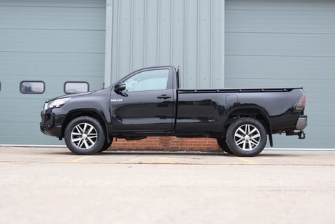 Toyota Hilux ACTIVE 4WD D-4D S/C VERY Rare single cab with leather and Reverse camera  11