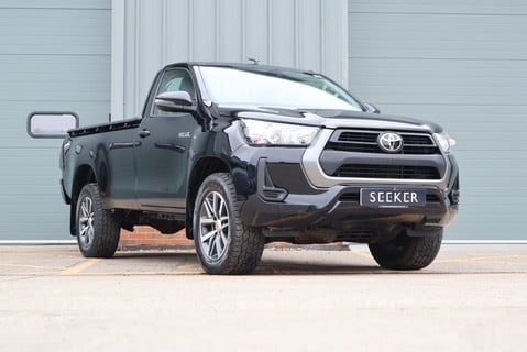 Toyota Hilux ACTIVE 4WD D-4D S/C VERY Rare single cab with leather and Reverse camera  3