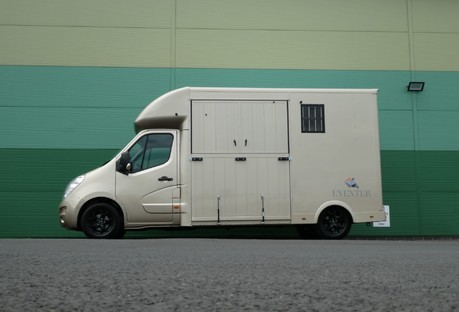 Vauxhall Movano Brand new 3.5 ton Horse lorry stallion partition for large horses 