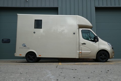 Vauxhall Movano Brand new 3.5 ton Horse lorry stallion partition for large horses  19