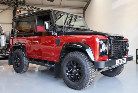 Land Rover Defender 90 TD AUTOBIOGRAPHY STATION WAGON 1 of 100 from the famous Dunsfold collection