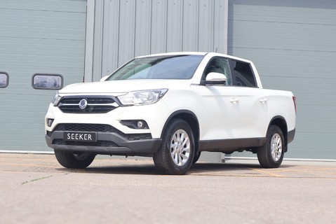 SsangYong Musso EX with a 3.5 ton towing capacity and can carry 1 ton at same time  3