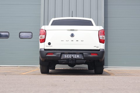 SsangYong Musso EX with a 3.5 ton towing capacity and can carry 1 ton at same time  5