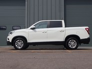 SsangYong Musso EX with a 3.5 ton towing capacity and can carry 1 ton at same time  8