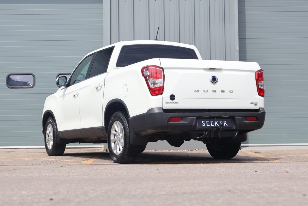 SsangYong Musso EX with a 3.5 ton towing capacity and can carry 1 ton at same time  9