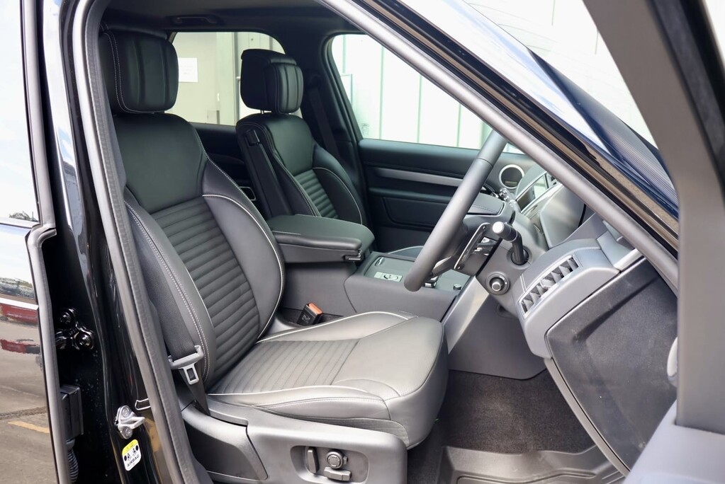 Land Rover Discovery Brand new COMMERCIAL DYNAMIC HSE styled by seeker in stock  with rear seats 11