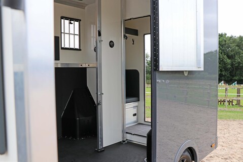 Citroen Relay BRAND NEW DELIVERY MILES 3.5 TON HORSEBOX STALLION BUILD  REAR LARGE BED  32