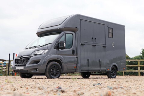 Citroen Relay BRAND NEW DELIVERY MILES 3.5 TON HORSEBOX STALLION BUILD  REAR LARGE BED  2