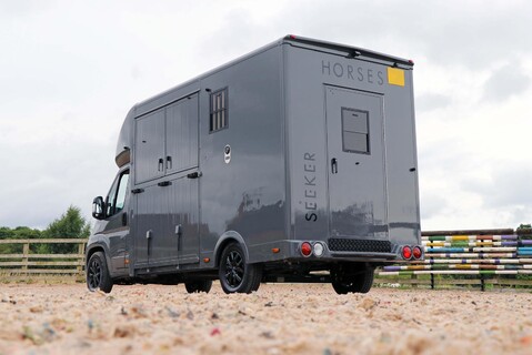 Citroen Relay BRAND NEW DELIVERY MILES 3.5 TON HORSEBOX STALLION BUILD  REAR LARGE BED  4